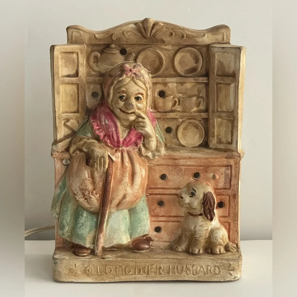 Vintage Old Mother Hubbard Cupboard Dog Ceramic Lamp Night Light Made in USA